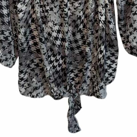 NINETY CLOTHING CO women's blouse knot black gray pattern size Medium w-011 - Picture 3 of 8